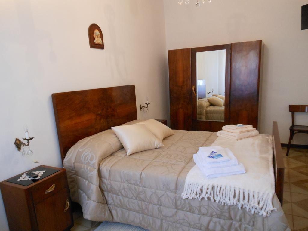 B&B Le Stanze Del Chiostro Serra deʼ Conti 객실 사진