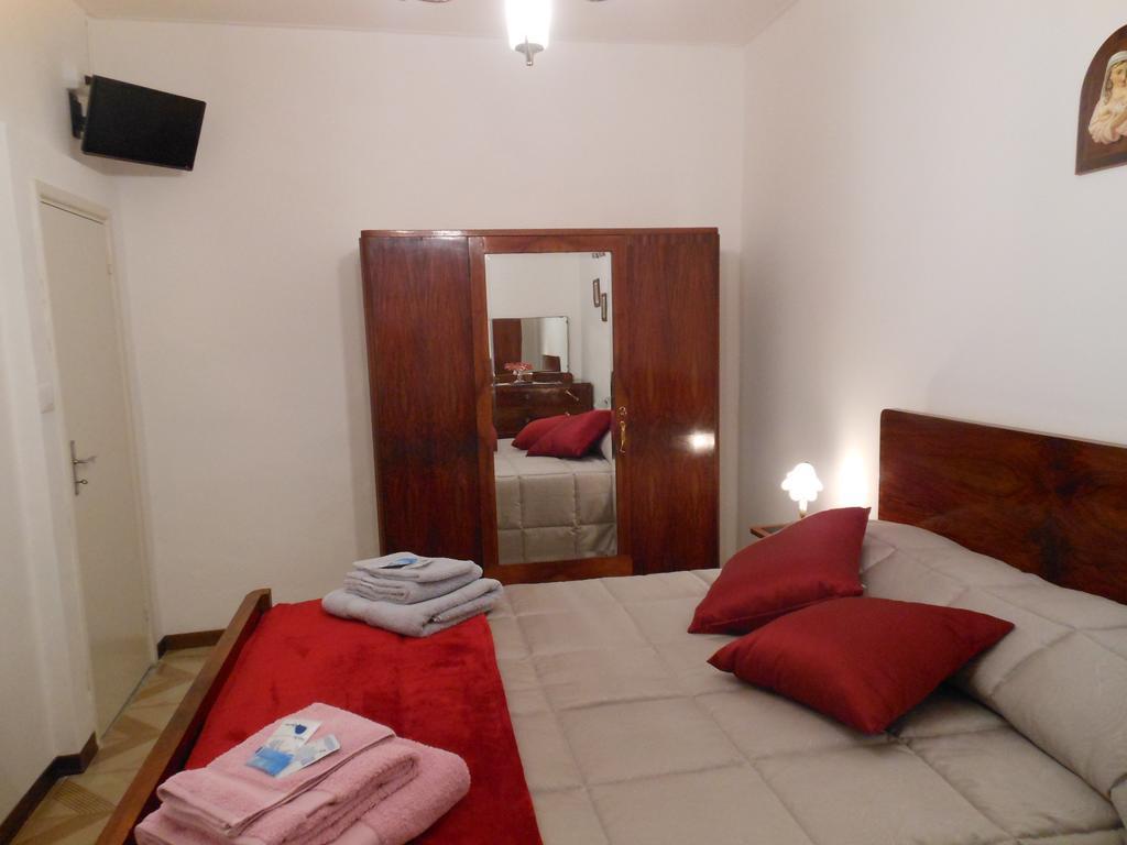 B&B Le Stanze Del Chiostro Serra deʼ Conti 객실 사진